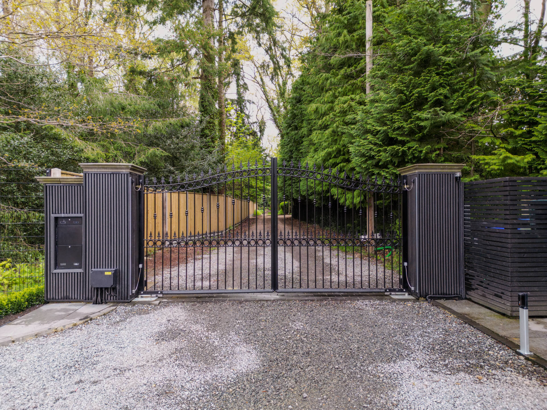 Bespoke Metal Gate