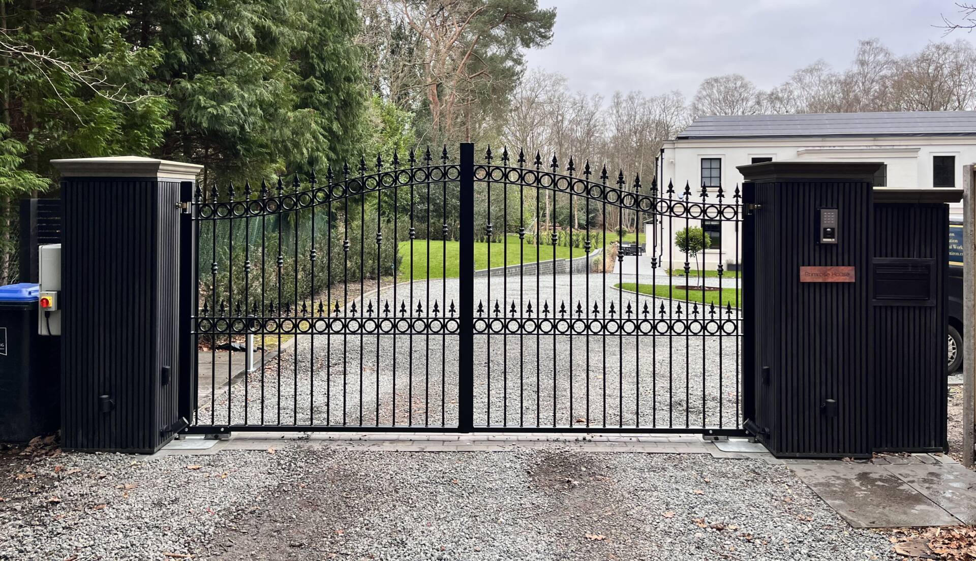 Primrose House, Worplesdon, Guildford – Electric Gates Guildford