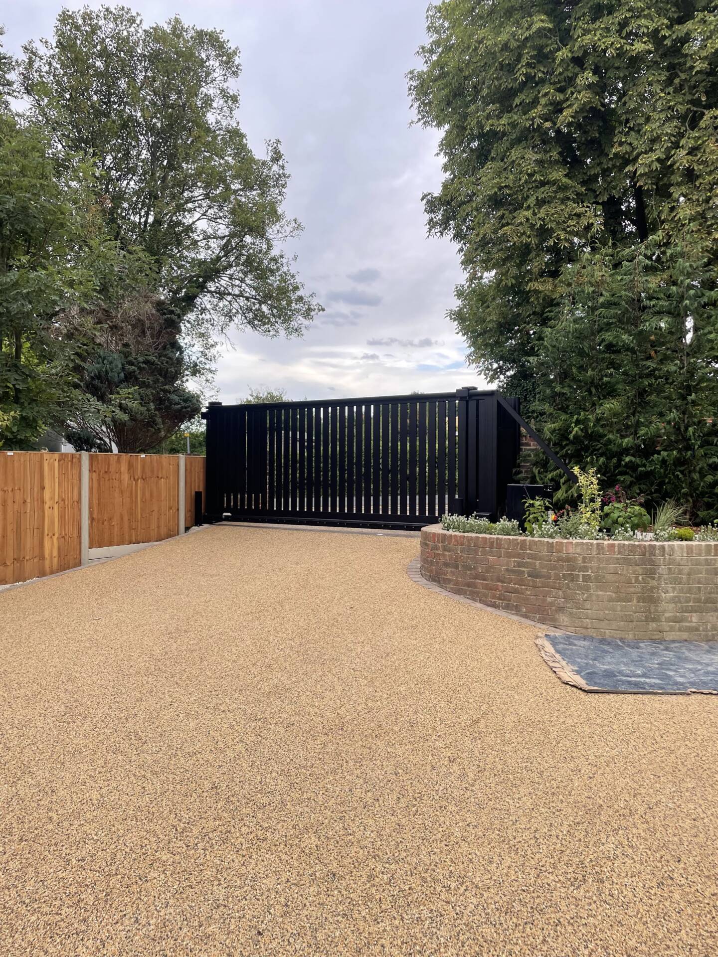 Cantilever Aluminium Gate in Guildford, Surrey
