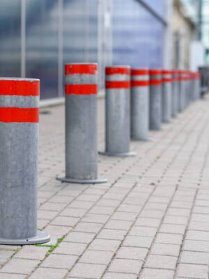 retractable bollards